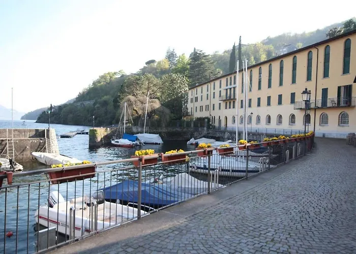 Red House Lägenhet Cremia